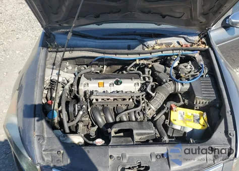 2010 Honda Accord Lxp z USA, uszkodzony, nr VIN 1HGCP2F47AA002727